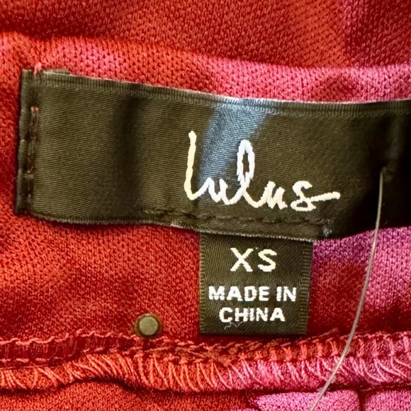 *NWT* (XS) A Love To Remember Wine Red Lace Backless Skater Dress - Picture 8 of 8